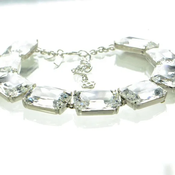 Oscar de la Renta Bold Crystal Necklace - Picture 3 of 4